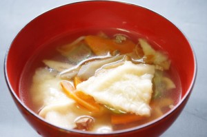 意外に美味いと評判の青森B級グルメの隠し玉。今回は畑部を助けるため、青森からはるばる佐川急便さんに連れられて急遽参戦だ！！